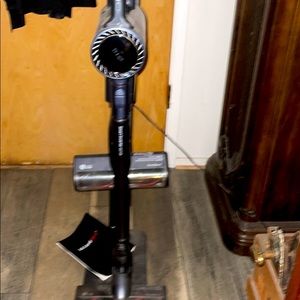 Almost new LG CORD ZERO